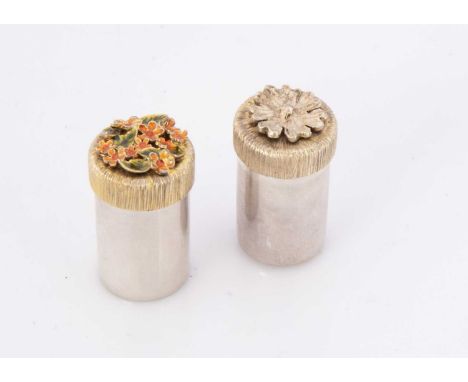 Two miniature modern silver cannisters by Stuart Devlin, each 2.8cm high, one with enamelled and gilt lid, London 1981, the o