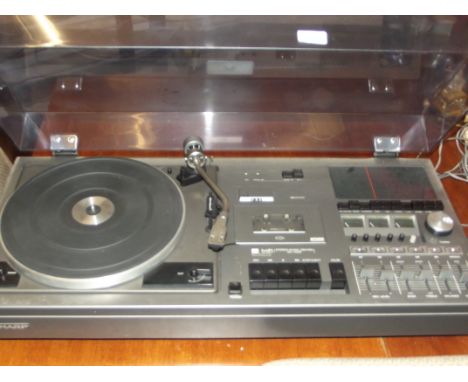 Sharp record player and speakers 