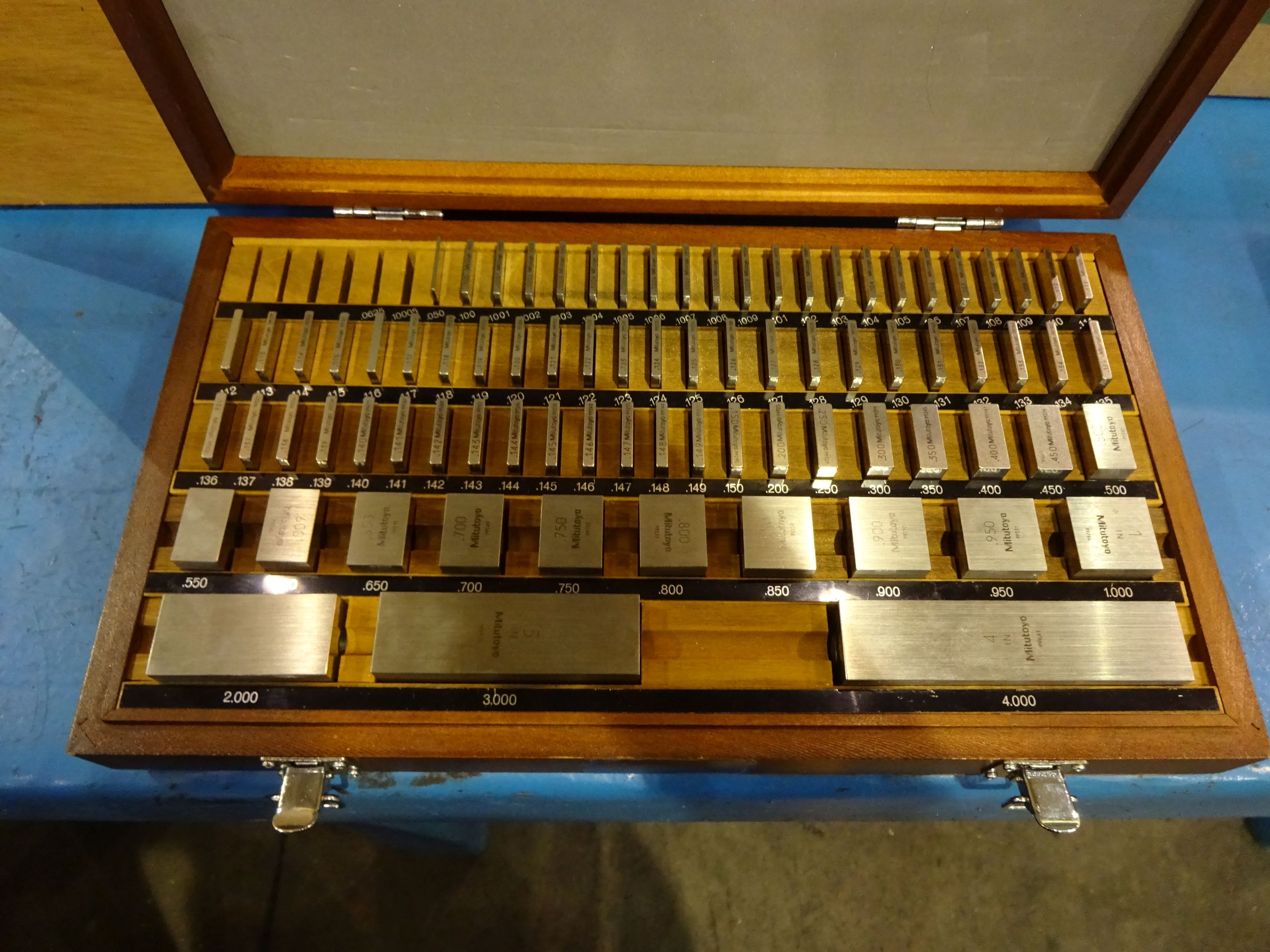 MITUTOYO GAUGE BLOCK SET