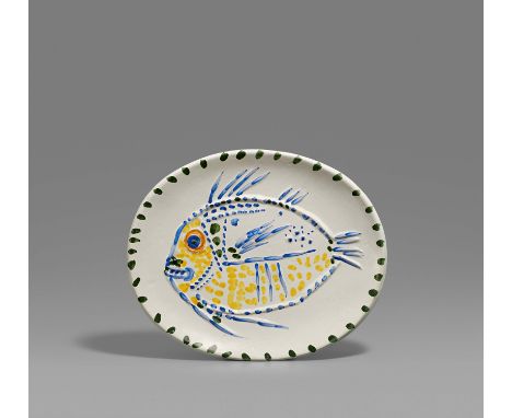 PICASSO, PABLO1881 Malaga - 1973 MouginsTitel: White ground fish. Datierung: 1952. Technik: Weißes Steingut, partiell farbig 