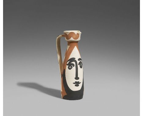 PICASSO, PABLO1881 Malaga - 1973 MouginsTitel: Face. Datierung: 1955. Technik: Weißes Steingut, farbig gefasst und innen glas