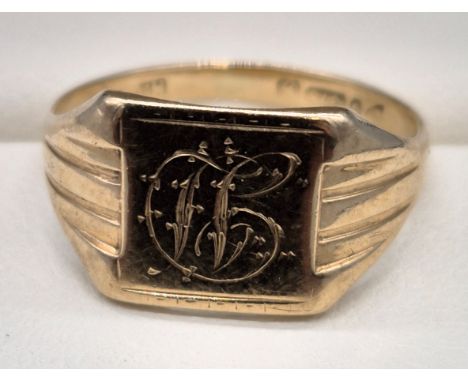 9ct yellow gold Signet Ring. Engraved with initial "D" [Ring size N] [2.56GRAMS] 
