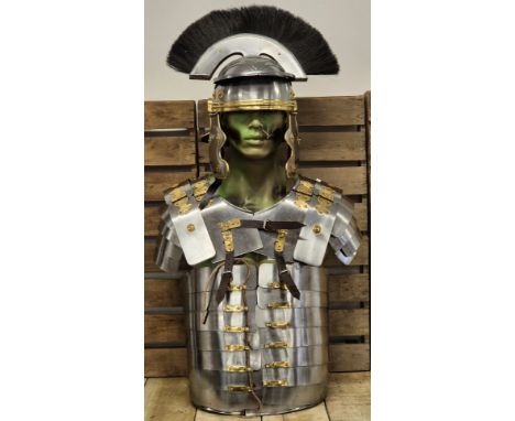 Replica Roman Soldier Military Lorica Segmentata Body Armour Steel Roman Centurion Helmet Armour on display manikin 