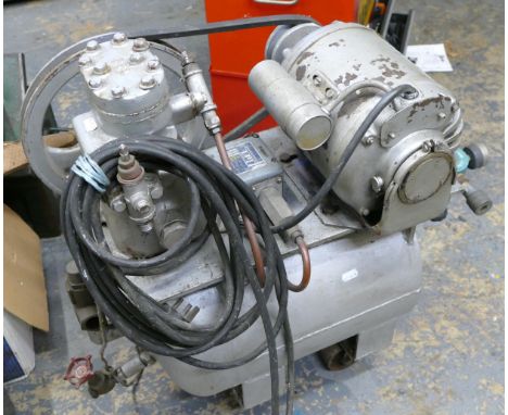 A vintage Square 9012 compressor, untested. 