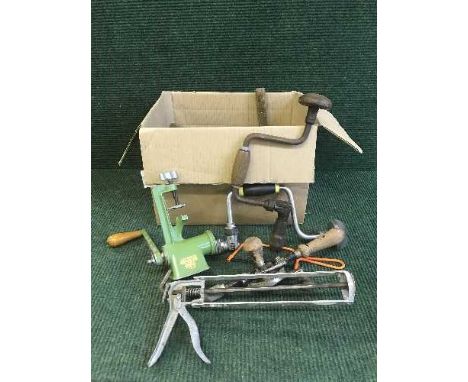A large quantity of tools