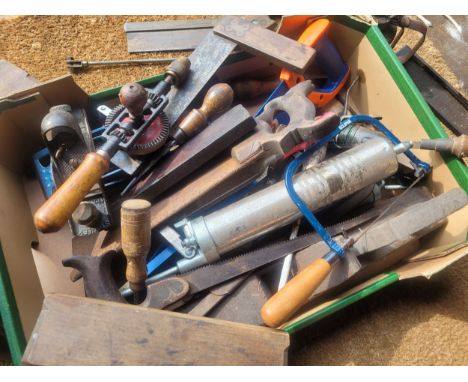 Box of hand tools to include a Stanley wood plane, spanners, screwdrivers and saws. Also a selection of small oil cans. 