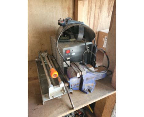 Wizarc welder with mask, 1 ton Record bench vice and a heavy duty ceramic tile cutter. (3) 