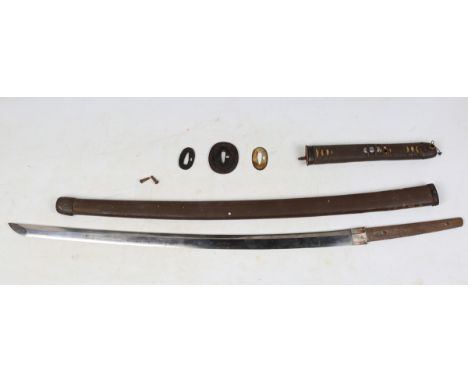 A Second World War period Japanese katana with curved single-edged blade, blade length 64.5cm, the tang signed to both sides 