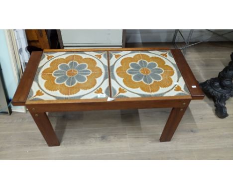 VINTAGE TILED TOP POP UP COFFEE TABLE 