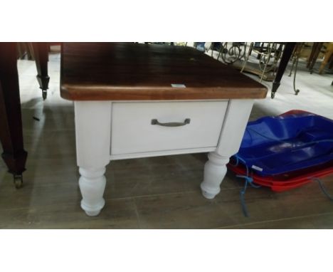 OCCASIONAL TABLE WITH DRAWER 