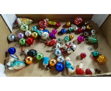 1 BOX VINTAGE GLASS CHRISTMAS BAUBLES 