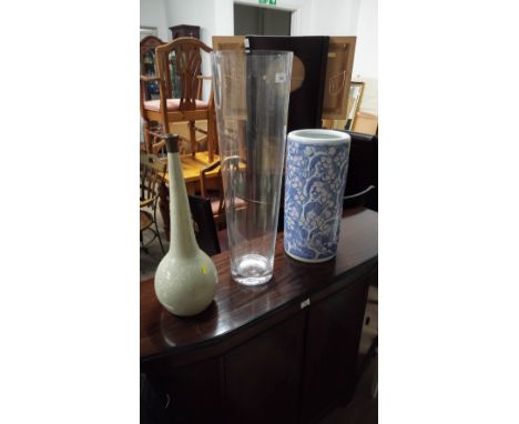 2 VASES & STICK STAND 