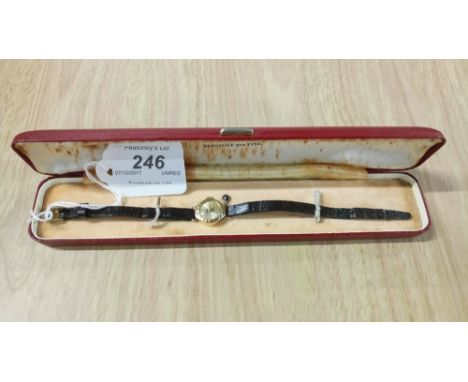 VINTAGE 9 CT GOLD LADIES SWISS EMPRESS WATCH 1940'S WORKING ORDER 