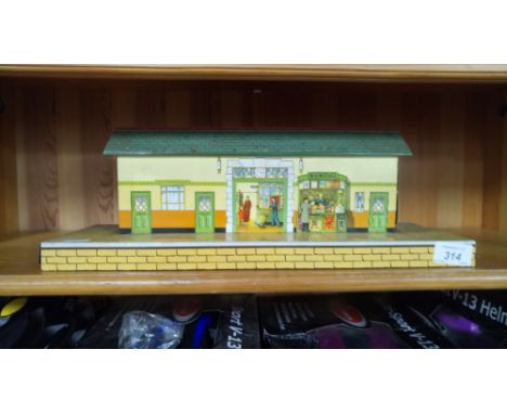 VINTAGE HORNBY TIN STATION 