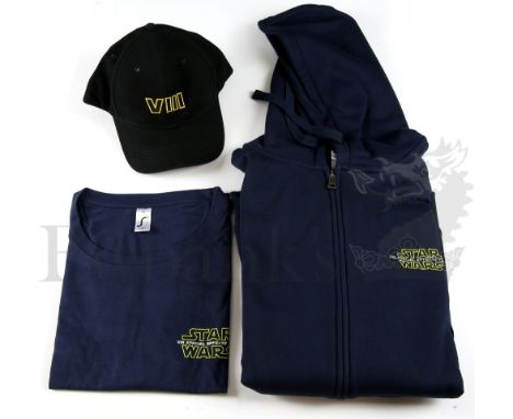 † Star Wars The Last Jedi (2017) A group of exclusive Special Effects crew issue apparel, comprising of Jacket, T-Shirt and C