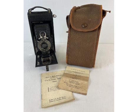 A vintage No. 1A Autographic Kodak Junior bellows camera with instruction booklet and original canvas carry bag. In excellent