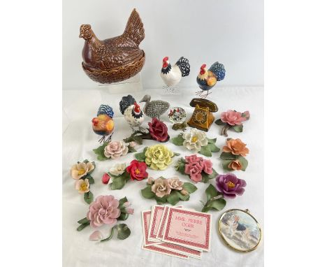 A box of assorted vintage ceramics to include Portmeirion chicken egg store, 1960's Szeiler telephone bank and a collection o