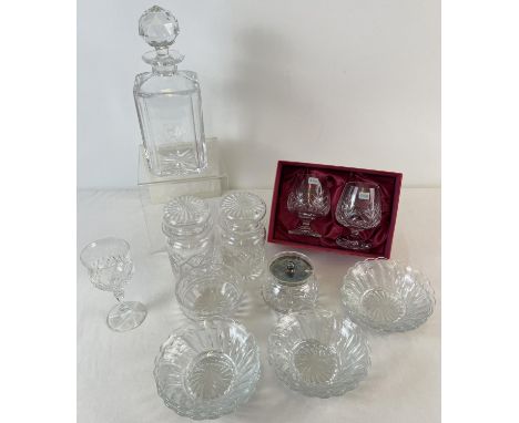 A collection of assorted modern &amp; vintage glass &amp; crystal to include a pair of pickle jars, a boxed pair of German cr