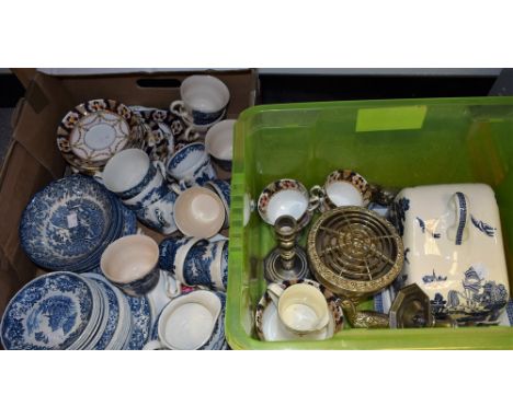 Ceramics and Plated Ware - a large willow pattern cheese dish and cover; a Lougton tea service to include four cups, eight sa