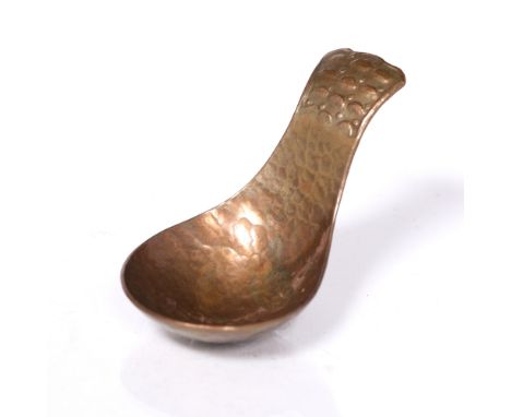 Arts & Crafts Hammered copper caddy spoon marked 'GWG' 7.2cm long.