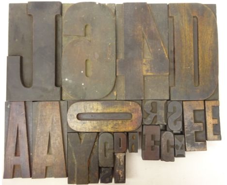 Twenty vintage wooden printing blocks, various sizes and fonts Condition Report Click here for further images, condition, auc