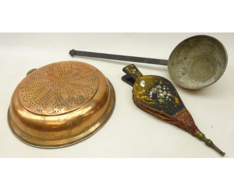 Pair 19th century lacquered bellows with mother-of-pearl inlay and gilded decoration, L36cm, Victorian style strainer and lad