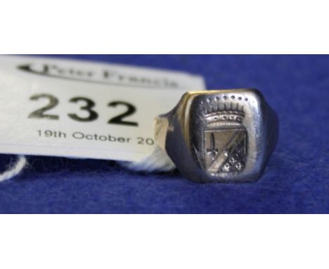 9ct gold signet ring with armorial. CONDITION REPORT: General wear but no obvious damage.Weight - 4.2g approximately