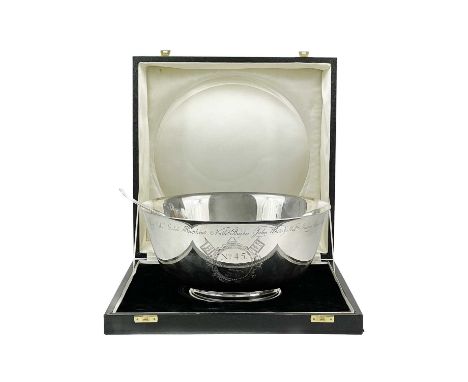 A modern silver 'The Liberty Bowl' bi-centenary Ltd Edition bowl by Times Newspapers Ltd. Commemorating the bi-centenary of t
