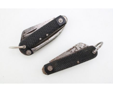 A pair of WW2 British Army issue pocket knives to include a William Rodgers of Sheffield clasp knife with another Sheffield m