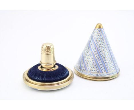 Wedgwood Hidden Treasures 'Bayeux Box' with internal pin cushion and gold coloured thimble, 8cm tall.  In good condition with