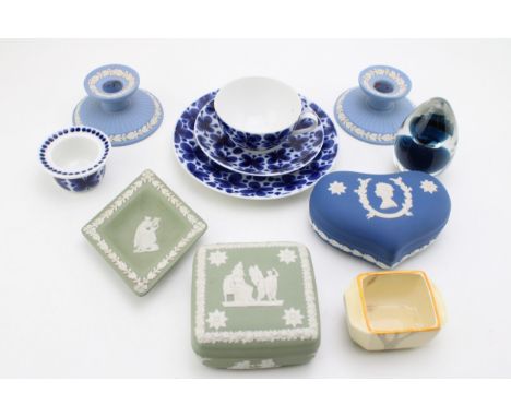 A collection of ceramic items to include Wedgwood Jasperware candlesticks, trinket boxes and pin tray together with Wedgwood 
