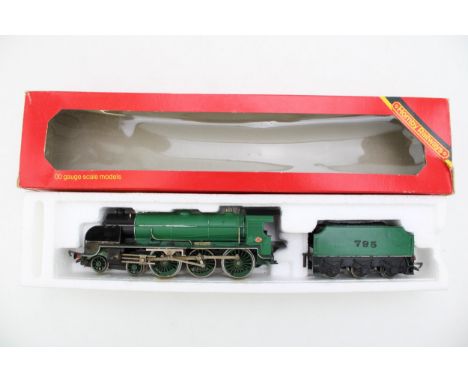 Boxed Hornby Railways 'Hobbies Limited, Rovex, Margate' OO gauge scale model locomotive R.145 S.R. Loco 'Sir Dinadan'.  Loco 