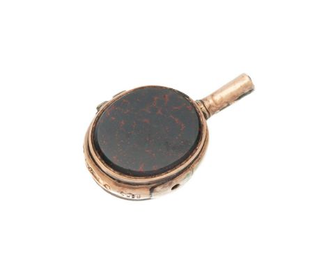 9ct gold and agate spinner fob / watch key, 2.5cm, 3g.