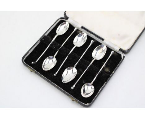 Cased set of six sterling silver tea spoons, golf club handles, engraved, London 1983, 73.5g.
