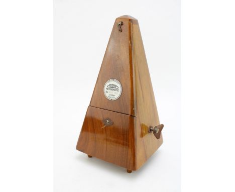 Early c20th quality vintage metronome by Prim, No. 007160, height 23cm.  In excellent condition. Provenance, private collecti