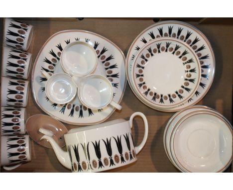 Susie Cooper tea ware in the Corinthian pattern, c.2056, to include a tea pot, 6 cups, 3 saucers, and others (Qty).  Generall