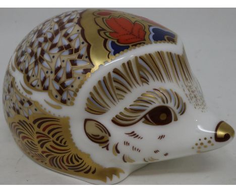 Royal Crown Derby Hawthorn hedgehog paperweight, with silver stopper, no cracks or chips, L: 10 cm. UK P&amp;P Group 1 (£16+V