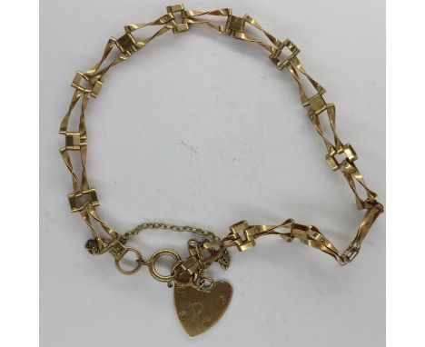 9ct gold gate bracelet with safety chain, L: 16 cm, 3.1g. UK P&amp;P Group 1 (£16+VAT for the first lot and £2+VAT for subseq