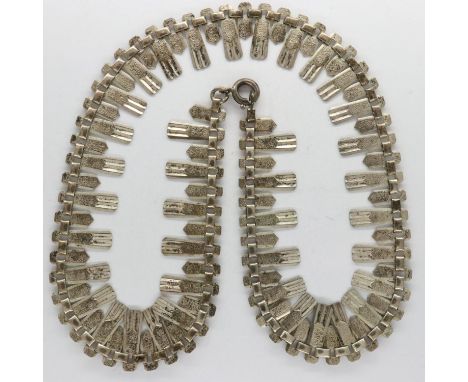 White metal presumed silver Art Deco style necklace, L: 40 cm. UK P&amp;P Group 1 (£16+VAT for the first lot and £2+VAT for s