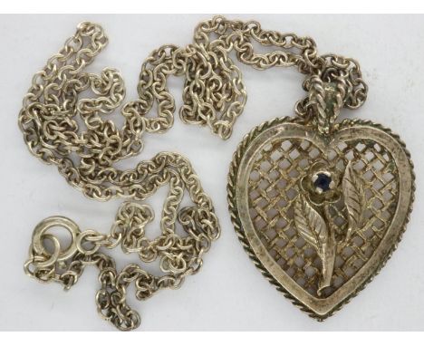 Sterling silver pendant necklace set with a single sapphire, chain L: 46 cm. UK P&amp;P Group 1 (£16+VAT for the first lot an