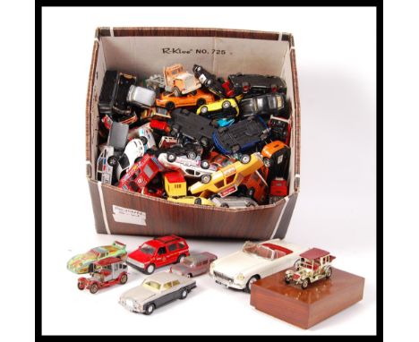 A collection of approx 150 assorted loose scale diecast model vehicles by Corgi , Dinky , Welly , Matchbox and others to incl