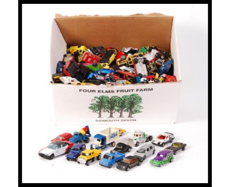 A collection of approx 200 loose scale diecast model car with lot's being Matchbox with&nbsp; others to include; Gulszal , Er