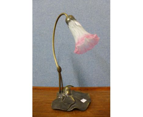 An Art Nouveau style tulip shaped table lamp 