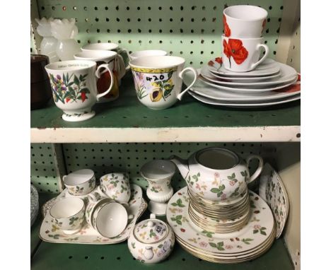 SHELF OF WEDGWOOD WILD STRAWBERRY DINNERWARE &amp; SHELF OF MIXED CHINAWARE CONSISTING OF HOBBY PATTERN DINNERWARE &amp; OWL 