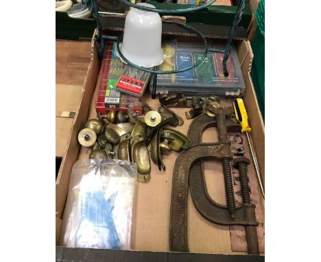 CARTON OF VARIOUS TOOLS, BRASS DOOR HANDLES &amp; SET OF 3 WOVEN CANE SHOPPING BAGS