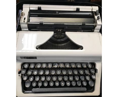 CASED ERIKA TYPEWRITER MADE IN EAST GERMANY