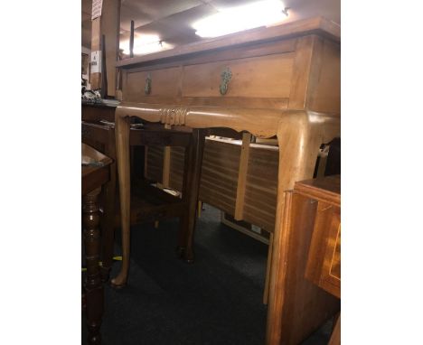 LIGHT MAHOGANY CUTLERY SERVING TABLE WITH 2 DRAWERS &amp; GLASS TOP