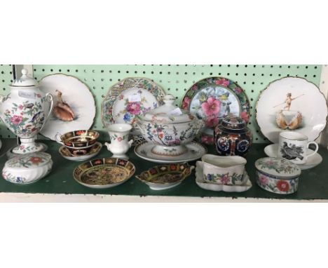 SHELF OF ROYAL CROWN DERBY CHINAWARE, AYNSLEY CHINAWARE ETC