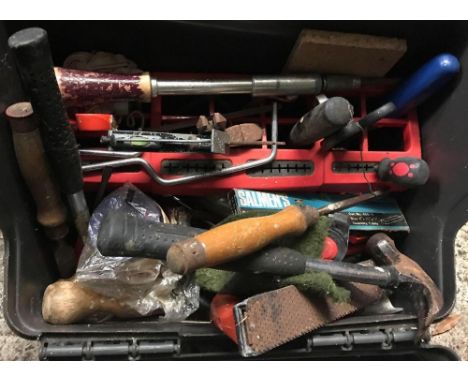 LARGE CURVER PLASTIC TOOL BOX WITH QTY OF TOOLS