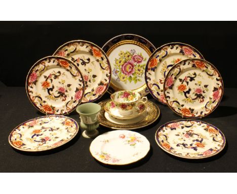 A pair of Mason's Mandalay pattern dessert plates, 23cm; a set of four Mason's Mandalay pattern side plates, 20cm diameter; a